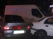 В Ровно пьяная женщина-водитель разбила 4 припаркованных авто