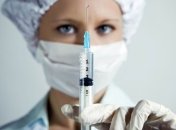 Экспериментальная вакцина против Эболы массово поступит в 2015 году