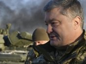 Порошенко рассказал о предпринятых шагах в первые дни военного положения