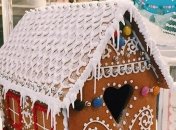 В сети показали пряничный домик, который делали 500 часов