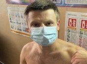 Украинский нардеп привился от коронавируса и взбудоражил сеть голым торсом (фото)