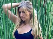 Леся Никитюк показала стройные ножки на отдыхе в Италии