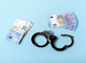 Везли миллионы долларов наличкой. В Венгрии удивили причиной задержания инкассаторов "Ощадбанка"