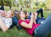 Социальные сети влияют на самооценку девочек-подростков  