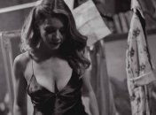 Тина Кароль организовала фотопроект "Сила любви и голоса"