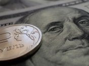 Рубль падає слідом за ціною на нафту