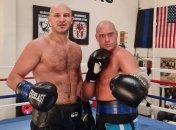 Фьюри для подготовки к Уайлдеру взял двухметрового казаха (фото)