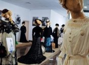 В Киеве проходит выставка старинной женской одежды 