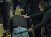 "Заря" - "Динамо": в эфир попал странный момент с болельщиками (видео) 