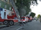 В Днепре горели тысяча "квадратов" крыши жилой 5-этажки (Видео)