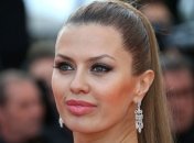 Виктория Боня показала фото с мужем и дочерью 