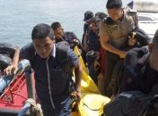 Индонезийские спасатели нашли в море тела жертв с пропавшего самолета