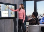 Microsoft анонсировала начало продаж гигантского настенного планшета