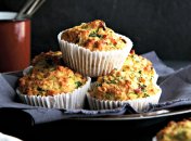 Идея для правильного питания: куриные кексы с яблоками