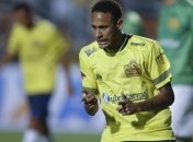 Неймар эффектно обыграл соперника в товарищеском матче (Видео)