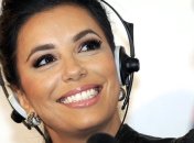 Ева Лонгория похвасталась стройной фигурой в бикини