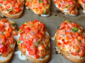 Бутерброди з ковбасою та помідорами