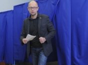 Как Премьер голосовал на местных выборах (Фото)