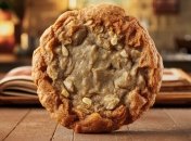 Овсяное печенье станет идеальным дополнением к чаю или кофе (изображение создано с помощью ИИ)