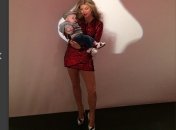 Ферги похвасталась фигурой после родов (ВИДЕО)