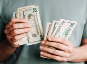 НБУ дал положительный прогноз курса доллара на год