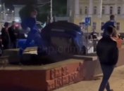 На всех скоростях улетел в подземку: в Крыму произошло "фееричное" ДТП (видео)