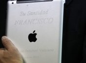 iPad Папы Римского ушел с молотка 