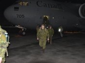 Операция UNIFIER: в Украину прилетели 50 военных инструкторов из Канады