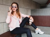 В тренды на обувь 2024 вернулся металлик