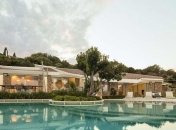 Роскошная итальянская вилла с минималистичным дизайном внутри (Фото)  