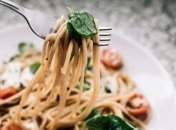 Макароны, только азиатская тема: рецепт гречневой лапши с кисло-сладким соусом от Клопотенко