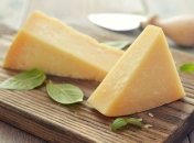 Врачи назвали неожиданную пользу твердого сыра