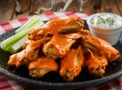 Эти крылышки станут вашей любимой закуской (изображение создано с помощью ИИ)