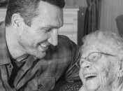 Кличко трогательно простился со своей самой старой болельщицей