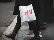 H&M возобновляет работу в Украине