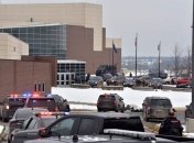 В средней школе Оксфорда ученик открыл стрельбу