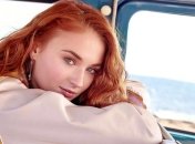 После свадьбы Софи Тернер взяла фамилию мужа