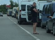 На границе Украины и Польши стоят в очереди сотни авто