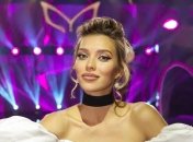 Телеведущая замужем за российским исполнителем Владом Топаловым