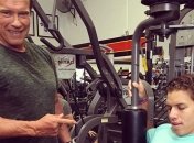 Спортивный сын Арнольда Шварценеггера поделился фотографией из зала