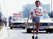 "Реальный Форрест Гамп": Терри Фокс бежал без ноги 143 дня для спасения людей