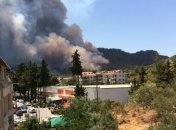 Масштабные пожары охватили еще один курорт Турции: в МИД рассказали об эвакуации украинцев (видео)