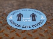 Британский миллионер проведет первую секс-вечеринку с социальной дистанцией