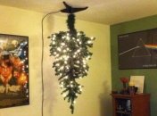 Как защитить елку от кошачьих проделок