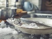 Есть действенные методы, которые помогут быстро разморозить рыбу (изображение создано с помощью ИИ)