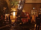 В Киеве ночью горела многоэтежка: спасатели эвакуировали два десятка человек