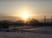 В небе над Китаем появилось сразу три солнца (Видео)