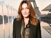 Карла Бруни показала в Instagram редкие кадры с дочерью 