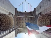 Сьогодні Французька Республіка святкує День взяття Бастилії