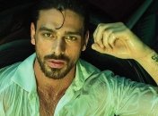 Звезда польских "50 оттенков серого" разделся и показал, как нужно проводить выходные: горячее фото